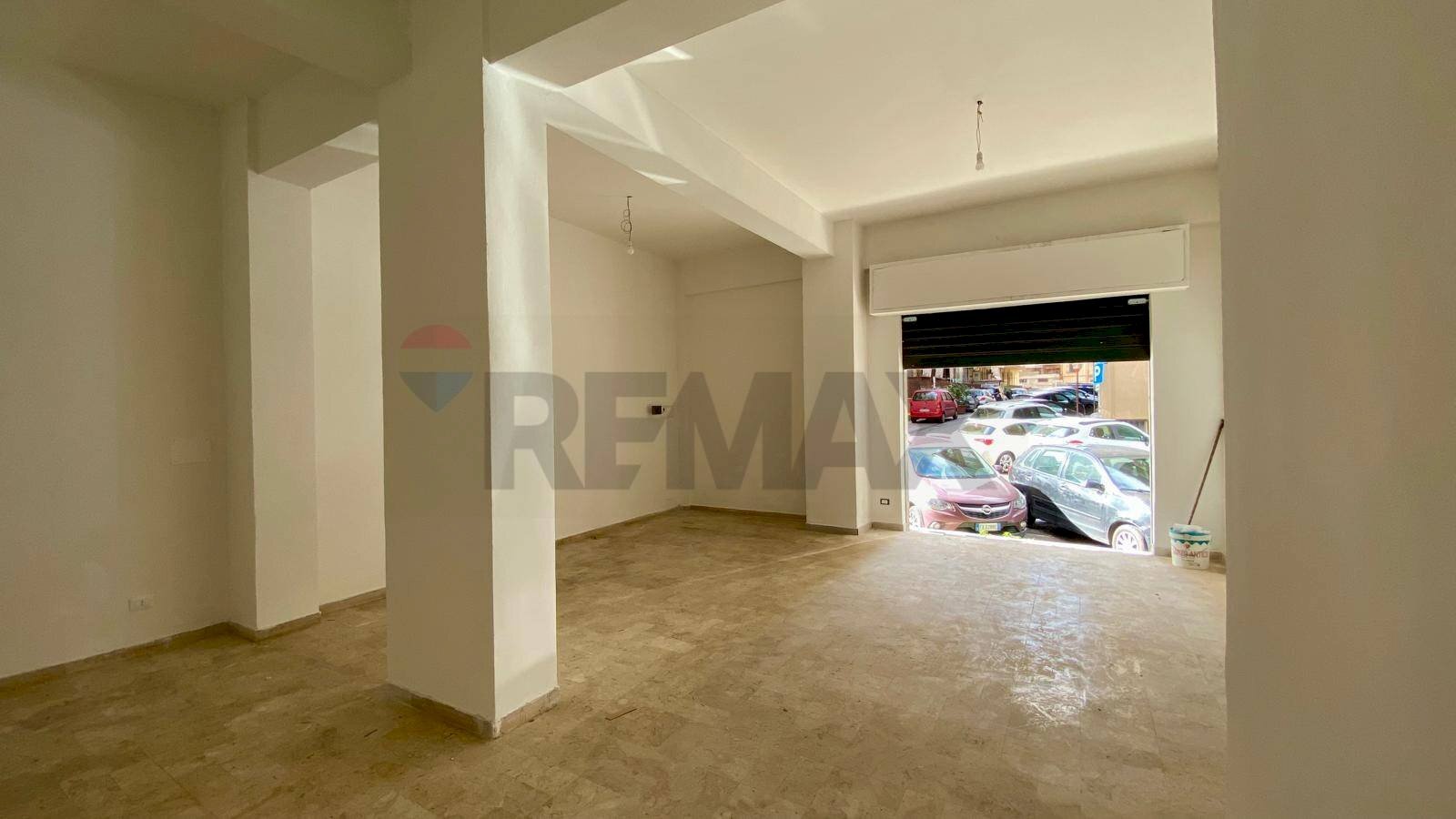 Stanza vuota - Commercial Premises Via Generale Bergonzoli
 
30, Palermo - photo 1