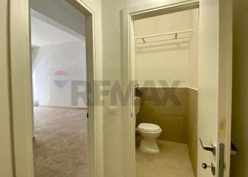 Bagno - Commercial Premises Via Generale Bergonzoli
 
30, Palermo - photo 4