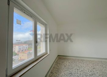 Stanza vuota - Quadrilocale strada provinciale per piedimonte 290
 
5, San Potito Sannitico - foto 4