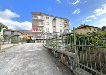 Edificio all\'aperto - Quadrilocale strada provinciale per piedimonte 290
 
5, San Potito Sannitico - foto 28