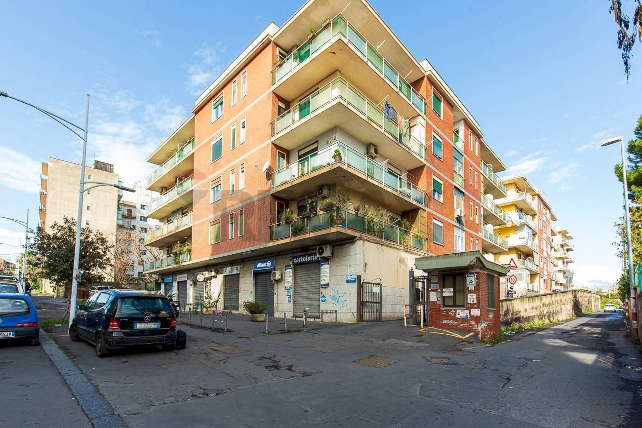 Edificio all\'aperto - Quadrilocale Corso Indipendenza
 
14, Catania - foto 2