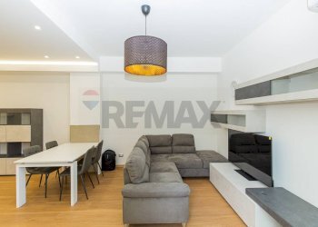 Sala da pranzo - Quadrilocale Corso Indipendenza
 
14, Catania - foto 6