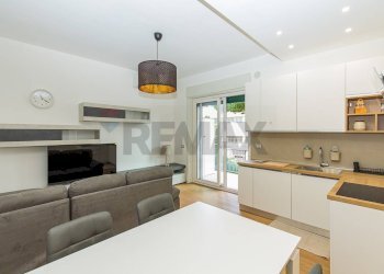 Sala da pranzo - Quadrilocale Corso Indipendenza
 
14, Catania - foto 8