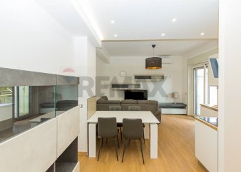 Sala da pranzo - Quadrilocale Corso Indipendenza
 
14, Catania - foto 13