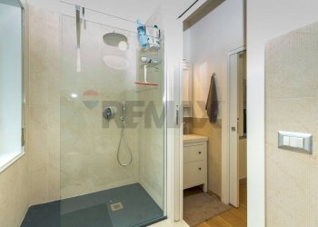 Bagno - Quadrilocale Corso Indipendenza
 
14, Catania - foto 17