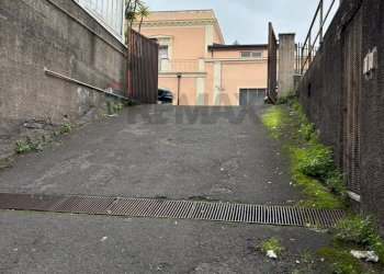 Terrazza - Box Via Duca Amedeo D'aosta
 
45, San Giovanni la Punta - foto 7