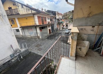 Balcone - Trilocale Corso Sicilia
 
15, Maletto - foto 4