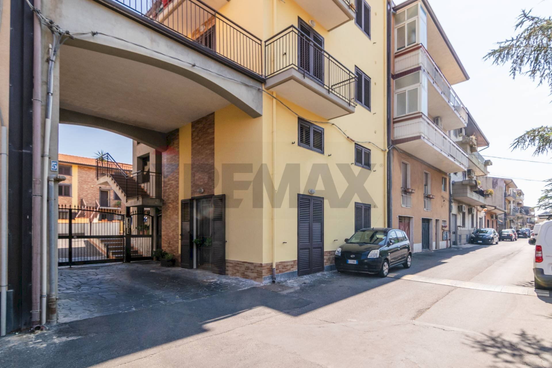 Edificio all\'aperto - Casa semi indipendente Via Giacomo Leopardi
 
5, San Giovanni la Punta - foto 1