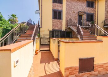 Edificio all\'aperto - Casa semi indipendente Via Giacomo Leopardi
 
5, San Giovanni la Punta - foto 2