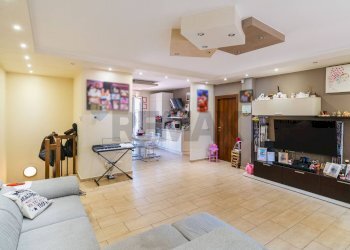 Soggiorno - Casa semi indipendente Via Giacomo Leopardi
 
5, San Giovanni la Punta - foto 5