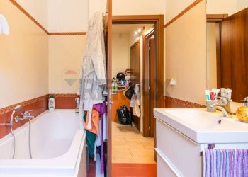 Bagno - Casa semi indipendente Via Giacomo Leopardi
 
5, San Giovanni la Punta - foto 17