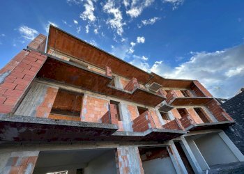 Edificio all\'aperto - Trilocale Via Quattordicesima Finaita
 
20, Zafferana Etnea - foto 1