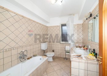 Bagno - Casa semi indipendente Via Nazionale
 
82/A, Castiglione di Sicilia - foto 36