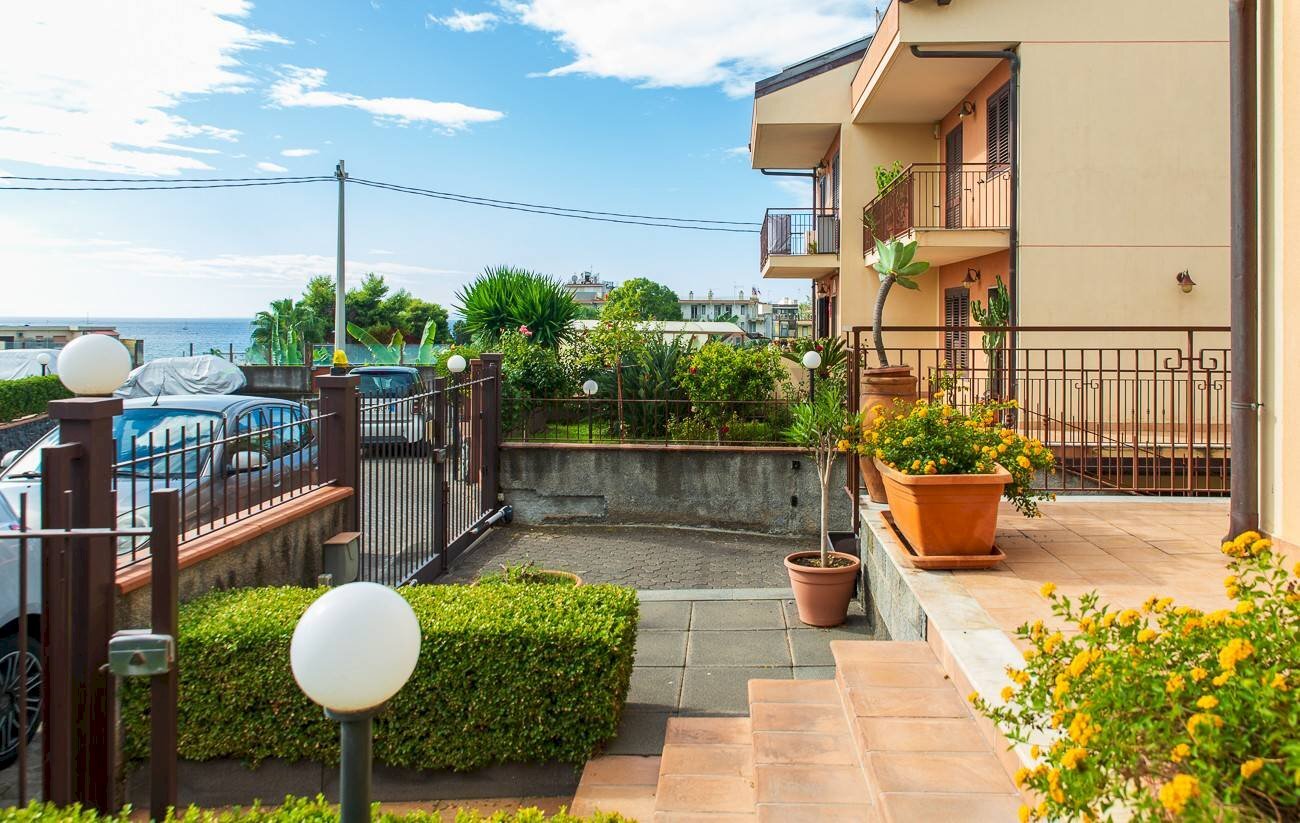 Terrazza - Casa semi indipendente VIA CAPOMULINI
 
16/C, Acireale - foto 3