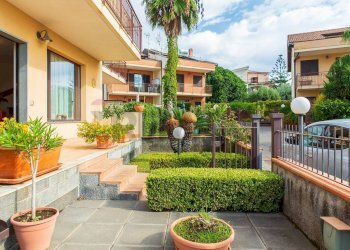 Giardino - Casa semi indipendente VIA CAPOMULINI
 
16/C, Acireale - foto 4