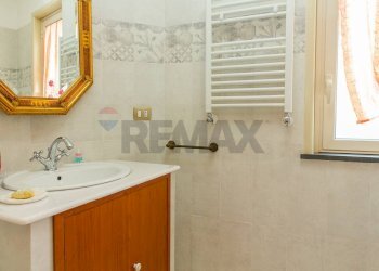 Bagno - Casa semi indipendente VIA CAPOMULINI
 
16/C, Acireale - foto 12