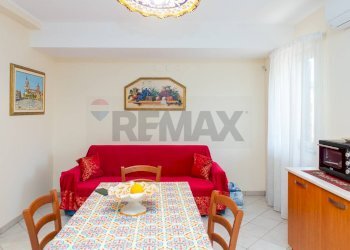 Sala da pranzo - Casa semi indipendente VIA CAPOMULINI
 
16/C, Acireale - foto 9