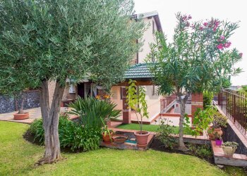 Giardino - Casa semi indipendente VIA CAPOMULINI
 
16/C, Acireale - foto 22