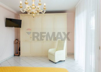 Camera / camera da letto - Casa semi indipendente VIA CAPOMULINI
 
16/C, Acireale - foto 34