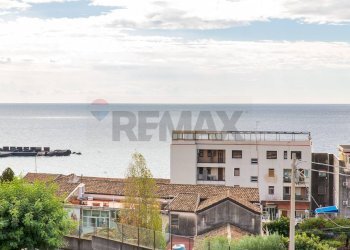 Vista dell\'acqua - Casa semi indipendente VIA CAPOMULINI
 
16/C, Acireale - foto 1