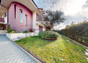 Casa all\'aperto - Trilocale via Giacomo Leopardi
 
3, Bussero - foto 2