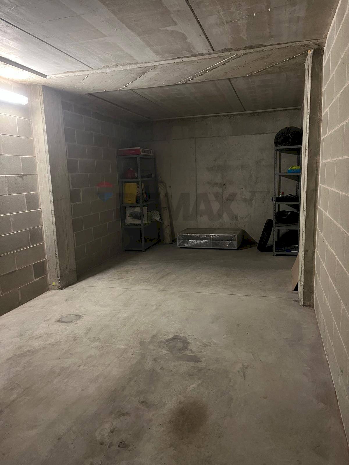 Parcheggio - Box Via Cristoforo Colombo
 
8, Segrate - foto 3