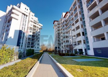 Edificio all\'aperto - Box Via Cristoforo Colombo
 
8, Segrate - foto 1