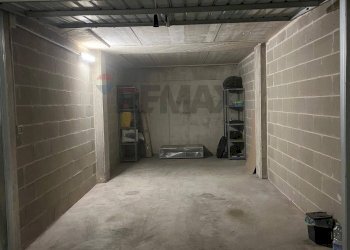 Parcheggio - Box Via Cristoforo Colombo
 
8, Segrate - foto 2