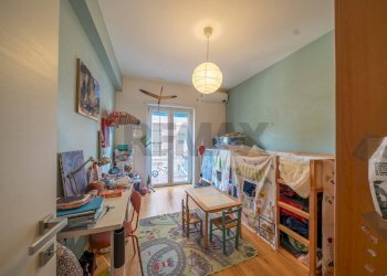 Camera / camera da letto - Trilocale via Col di Lana
 
18, Ciampino - foto 17