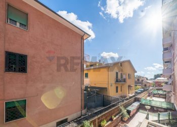 Edificio all\'aperto - Trilocale via Col di Lana
 
18, Ciampino - foto 18