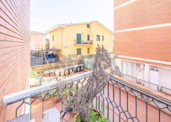 Balcone - Trilocale via Col di Lana
 
18, Ciampino - foto 23