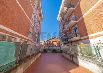 Edificio all\'aperto - Trilocale via Col di Lana
 
18, Ciampino - foto 43