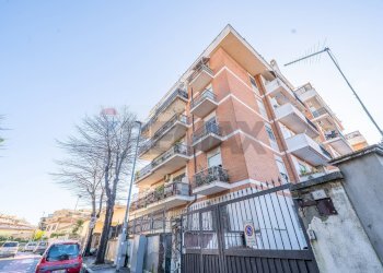 Edificio all\'aperto - Trilocale via Col di Lana
 
18, Ciampino - foto 46