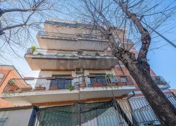 Edificio all\'aperto - Trilocale via Col di Lana
 
18, Ciampino - foto 47