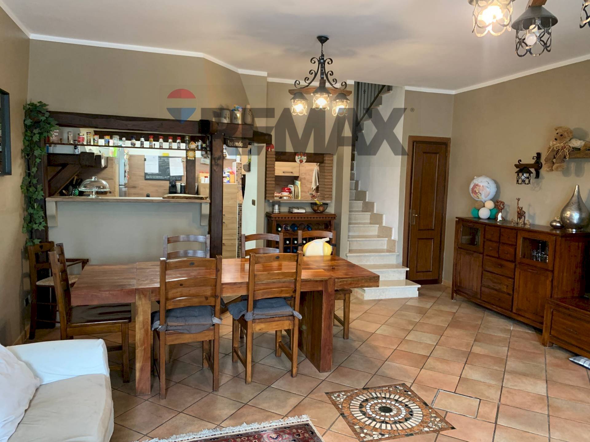 Sala da pranzo - Terraced Villa VIA Plutarco
 
62/b, Guidonia Montecelio - photo 1