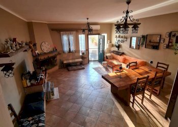 Sala da pranzo - Villa a Schiera VIA Plutarco
 
62/b, Guidonia Montecelio - foto 2