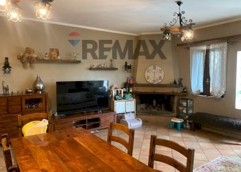 Sala da pranzo - Villa a Schiera VIA Plutarco
 
62/b, Guidonia Montecelio - foto 6