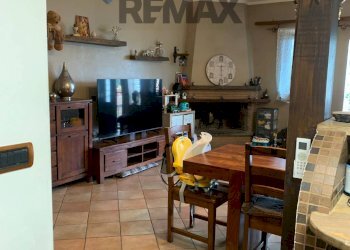 Sala da pranzo - Villa a Schiera VIA Plutarco
 
62/b, Guidonia Montecelio - foto 10