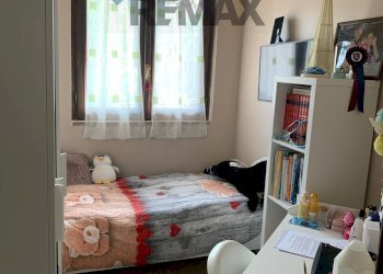 Camera / camera da letto - Villa a Schiera VIA Plutarco
 
62/b, Guidonia Montecelio - foto 13