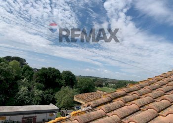 Vista delle montagne - Villa a Schiera VIA Plutarco
 
62/b, Guidonia Montecelio - foto 44