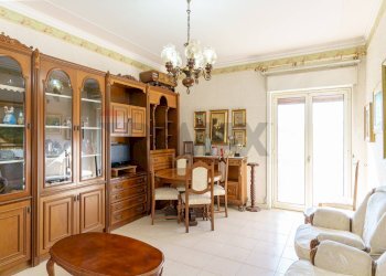 Sala da pranzo - Trilocale via giovanni fattori
 
27, Gravina di Catania - foto 4