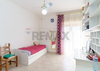 Camera / camera da letto - Trilocale via giovanni fattori
 
27, Gravina di Catania - foto 9