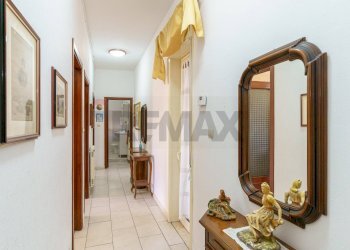 Hall / corridoio - Trilocale via giovanni fattori
 
27, Gravina di Catania - foto 15