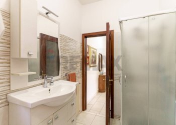 Bagno - Trilocale via giovanni fattori
 
27, Gravina di Catania - foto 18