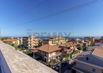 Edificio all\'aperto - Trilocale via giovanni fattori
 
27, Gravina di Catania - foto 19