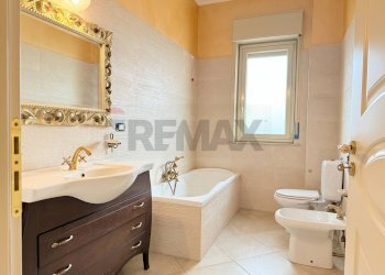 Bagno - Appartamento via libertà
 
62, Riposto - foto 4