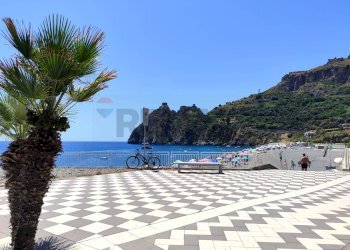 Vista dell\'acqua - Quadrilocale Via Consolare Valeria
 
358, Sant'Alessio Siculo - foto 1