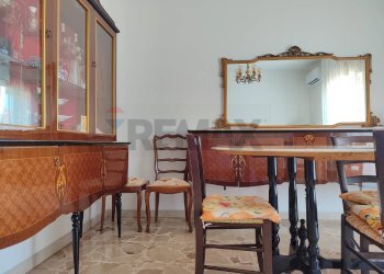 Sala da pranzo - Quadrilocale Via Consolare Valeria
 
358, Sant'Alessio Siculo - foto 13