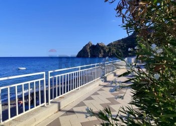 Vista dell\'acqua - Quadrilocale Via Consolare Valeria
 
358, Sant'Alessio Siculo - foto 26