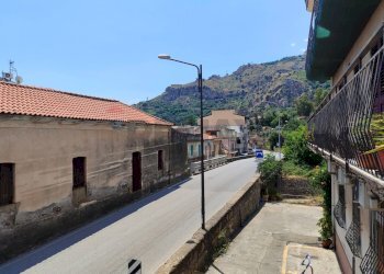 Edificio all\'aperto - Quadrilocale Via Consolare Valeria
 
358, Sant'Alessio Siculo - foto 28